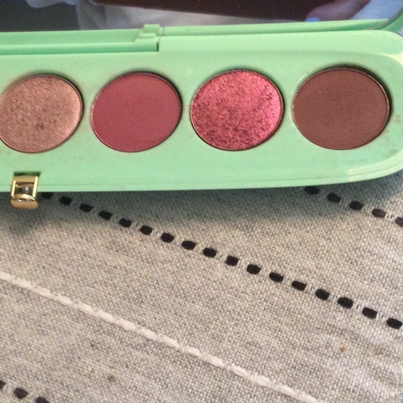 MARC JACOBS Eye-conic Multi finish eyeshadow palette in 880 CHERRIFIC - Picture 5 of 5